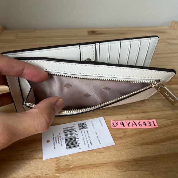 Kate Spade Wallet🎈🎈 - Picture 6 of 7